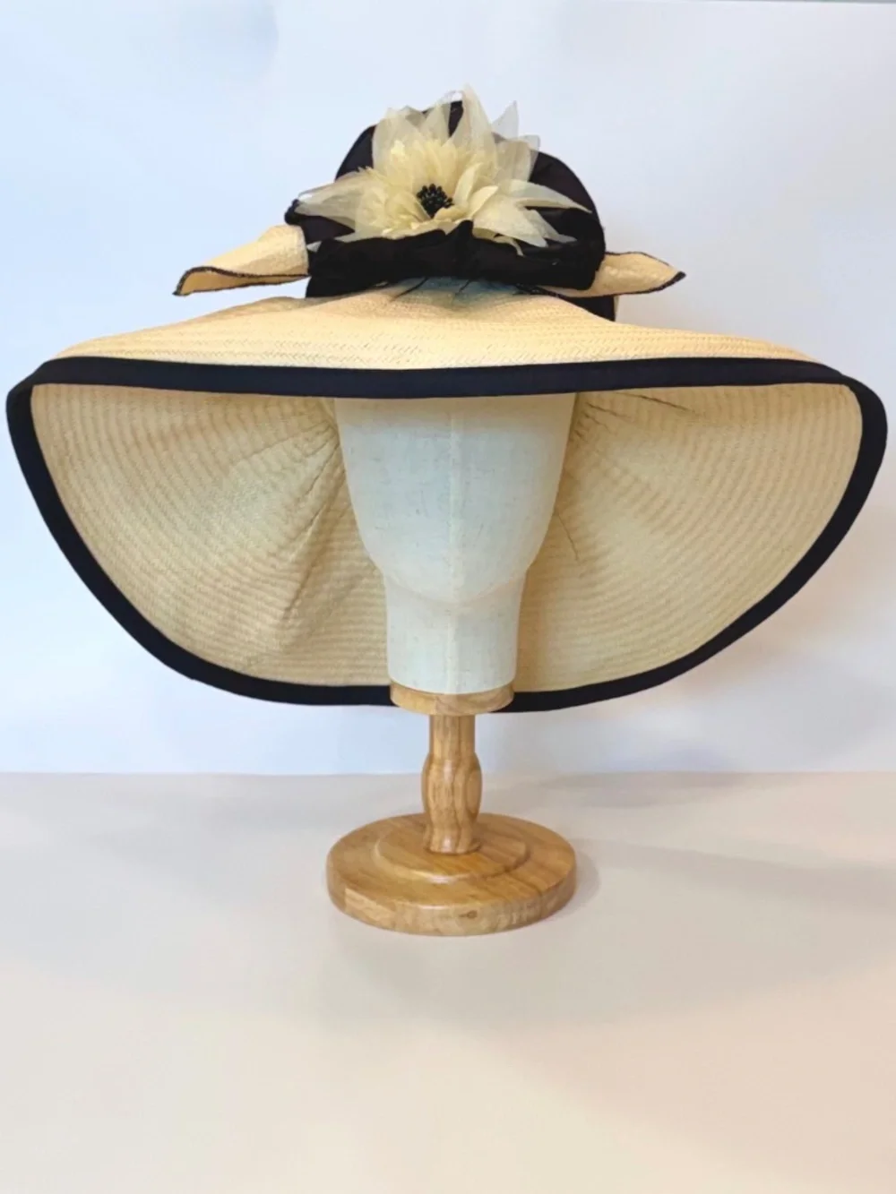 Vintage, Woman's Extra Wide Brim Formal Straw Hat, Head Size S, Floral & Bow